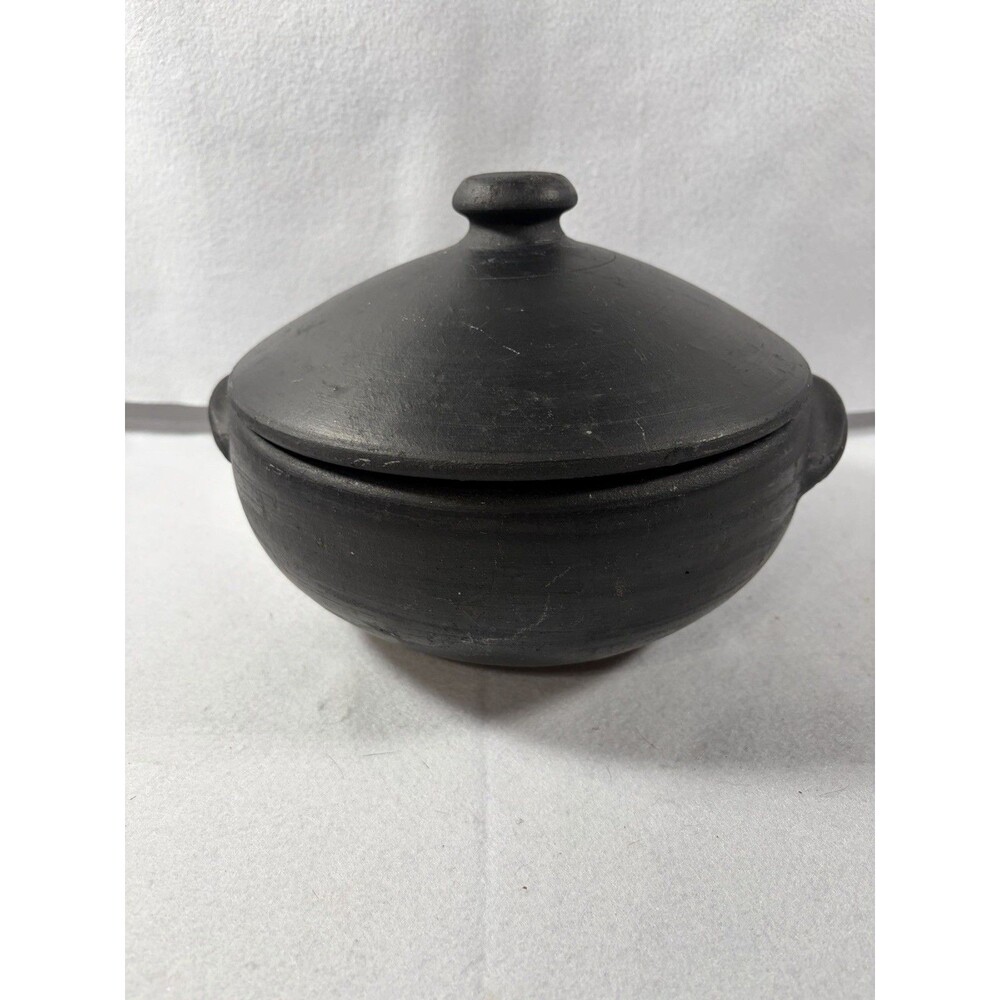Vintage Handmade Black Clay Pot W/Lid, No Markings, Inside Diameter 8” X 4”
